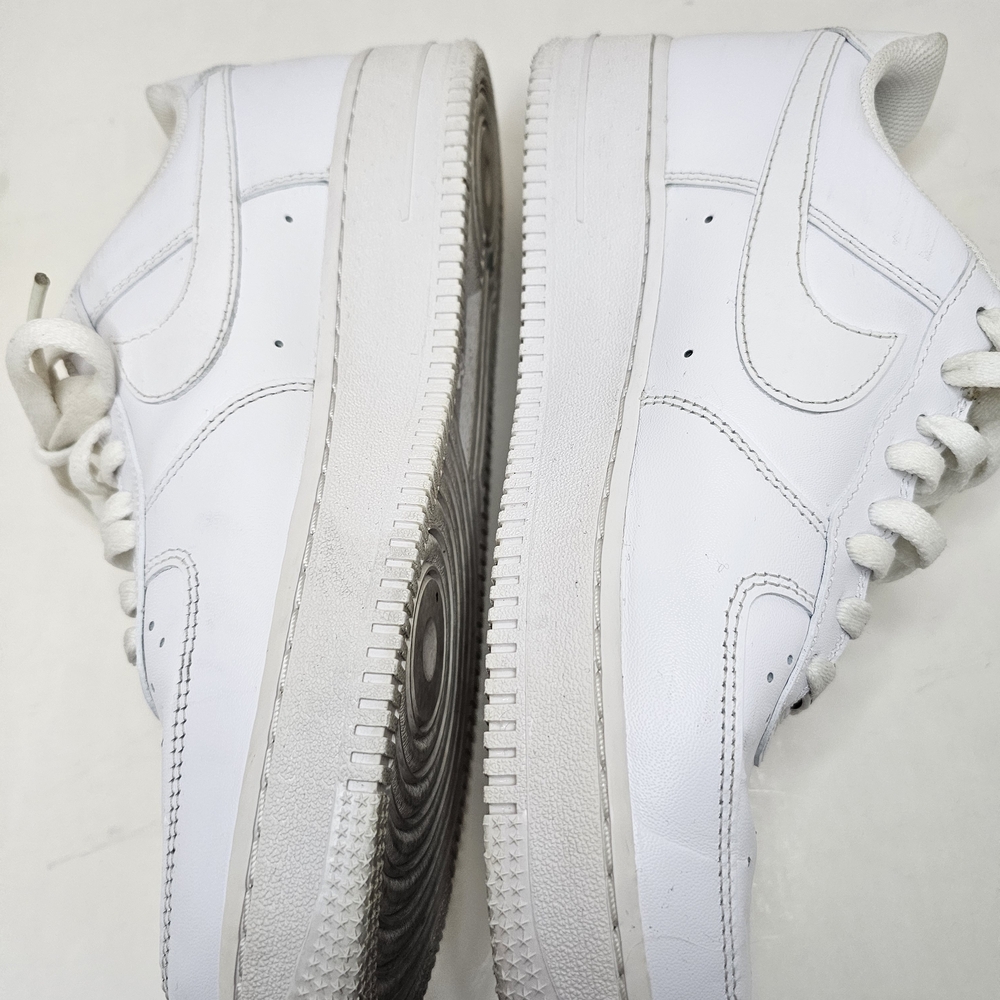Nike White Athletic Shoes - Picture 14 of 16